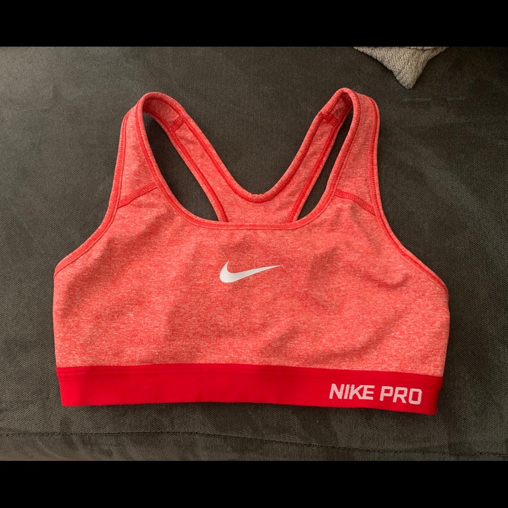 NIKE pro sports bra
